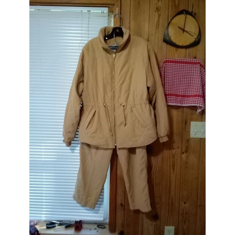 Gallery Sport Women's L Tan Jacket And Pants Set